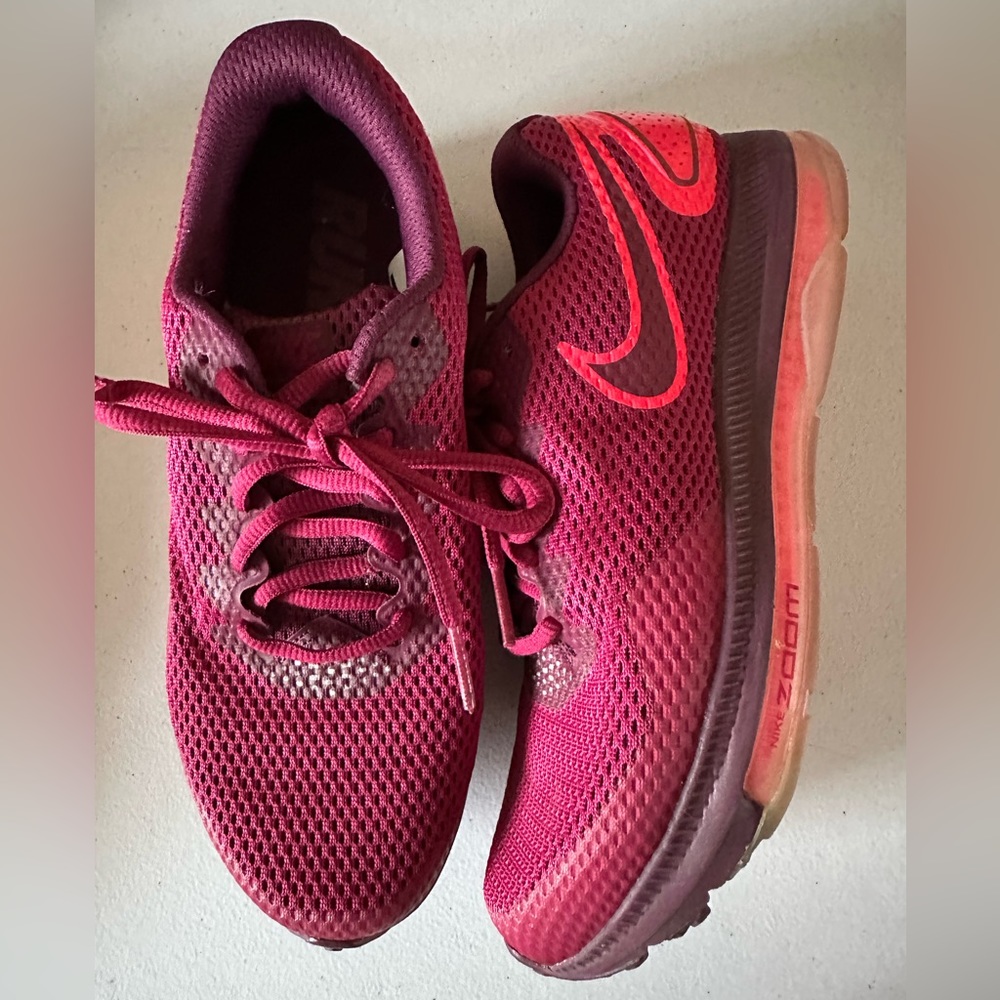 Nike Zoom burgundy running shoes